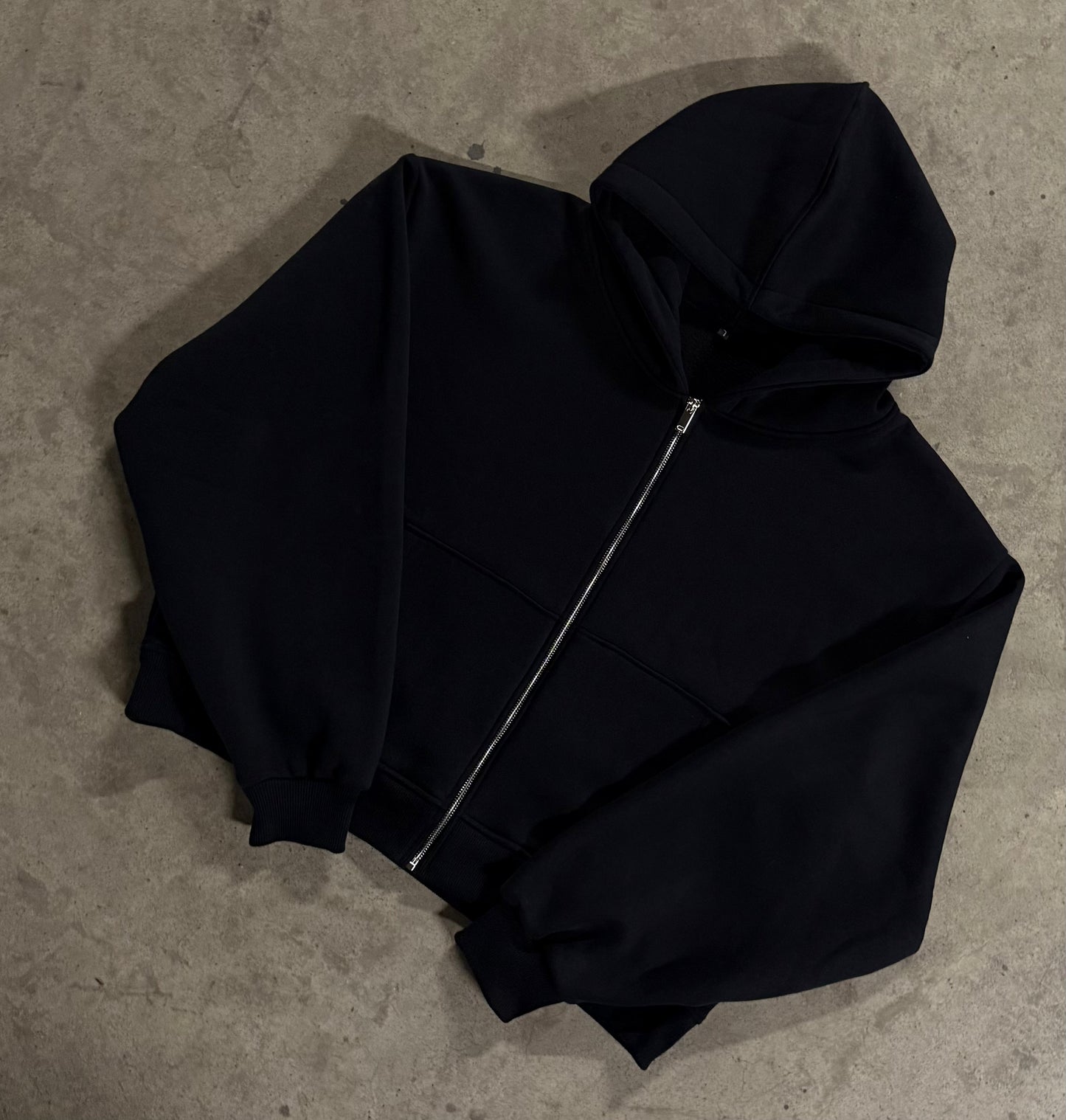 Mute zip-up